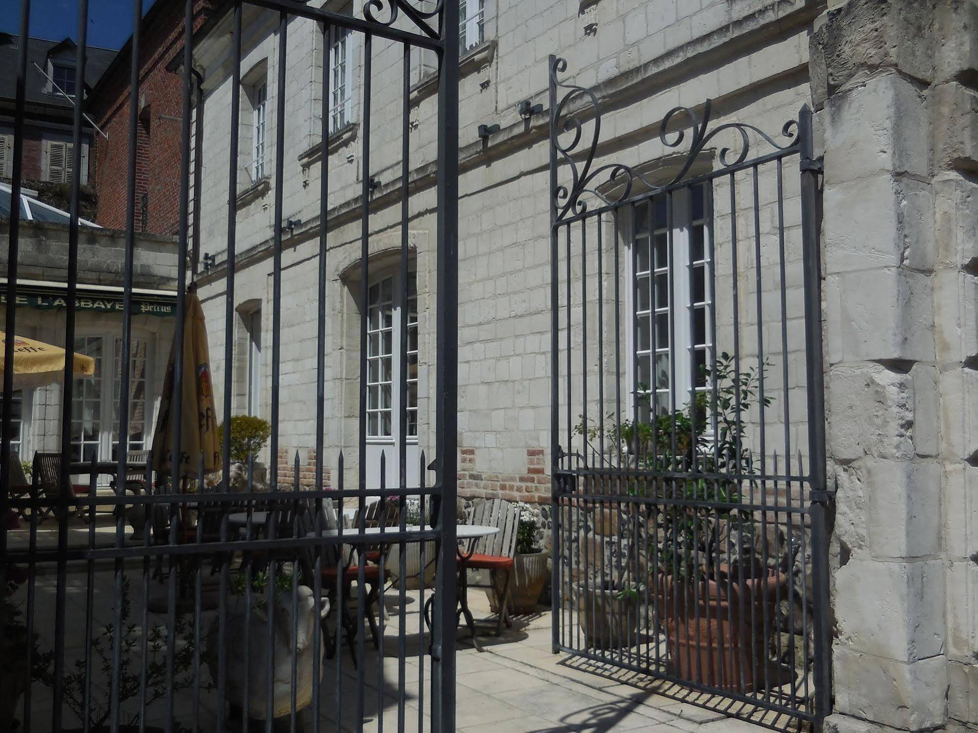 Hotel Jean De Bruges Saint-Riquier