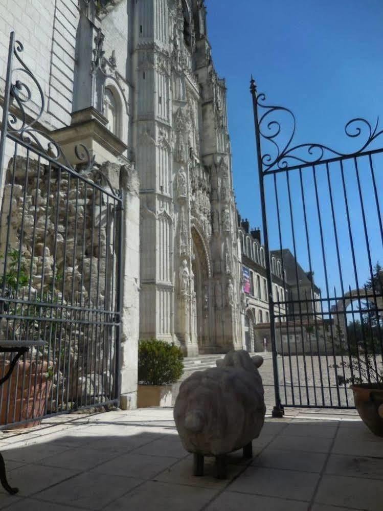 Jean De Bruges 3*